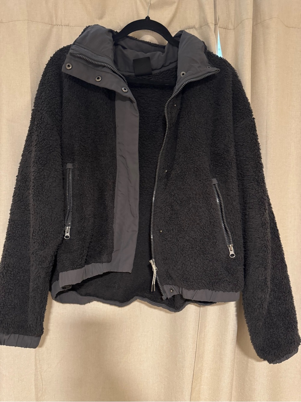 Vuori Sherpa Jacket